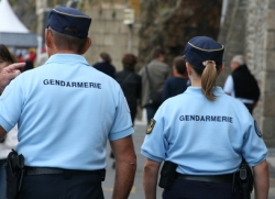 Suspension par le CE de l'exécution du décret radiant des cadres de la Gendarmerie